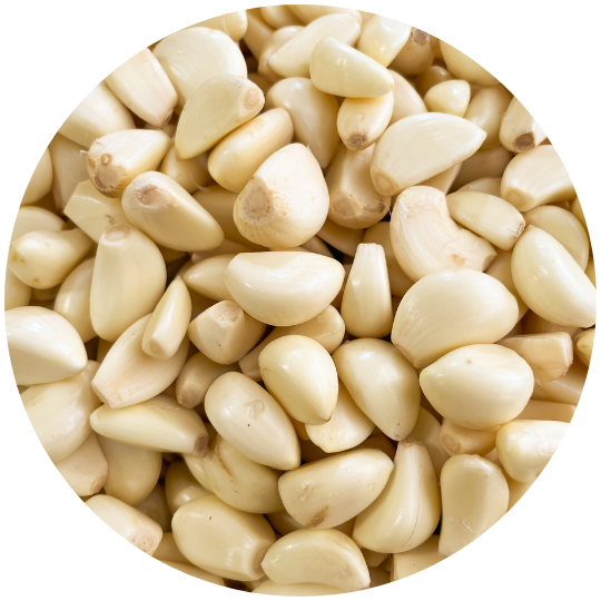 Ajo pelado fresco listo para uso profesional